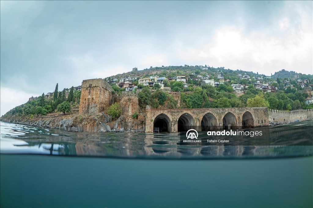 Tarihi ve doğal güzellikleriyle tanınan Alanya dalış turizmiyle de öne çıkıyor