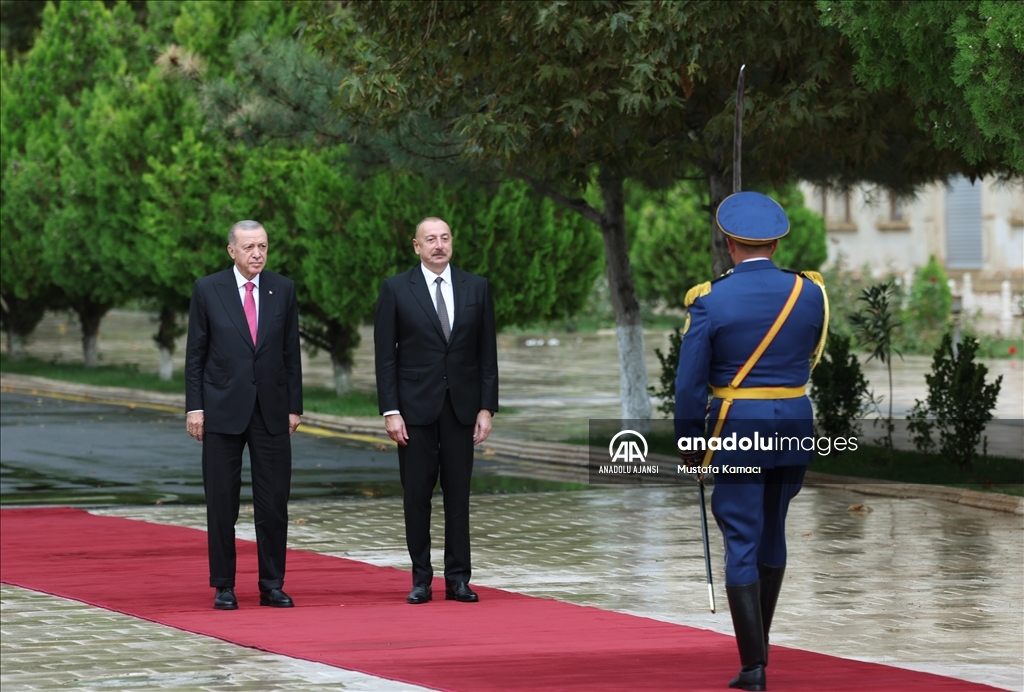 Cumhurbaşkanı Erdoğan, Nahçıvan Özerk Cumhuriyeti Yüksek Meclisi'nde resmi törenle karşılandı