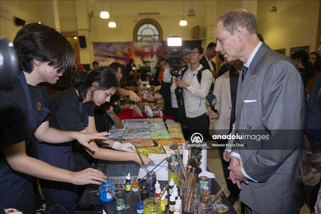 Birleşik Krallık Edinburgh Dükü Prens Edward, Kabataş Erkek Lisesi'nde öğrencilerle buluştu