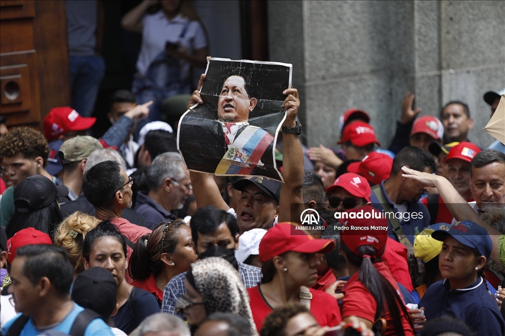Venezuela'da halk ABD'nin uyguladığı ekonomik yaptırımlara karşı yürüyüş düzenledi