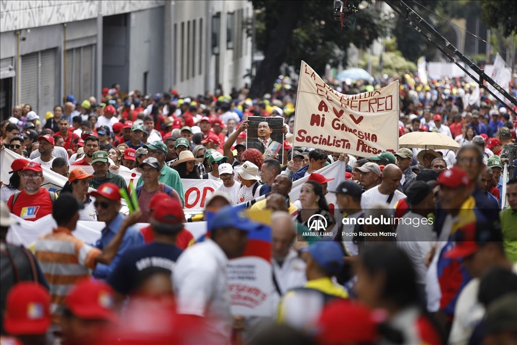 Venezuela'da halk ABD'nin uyguladığı ekonomik yaptırımlara karşı yürüyüş düzenledi