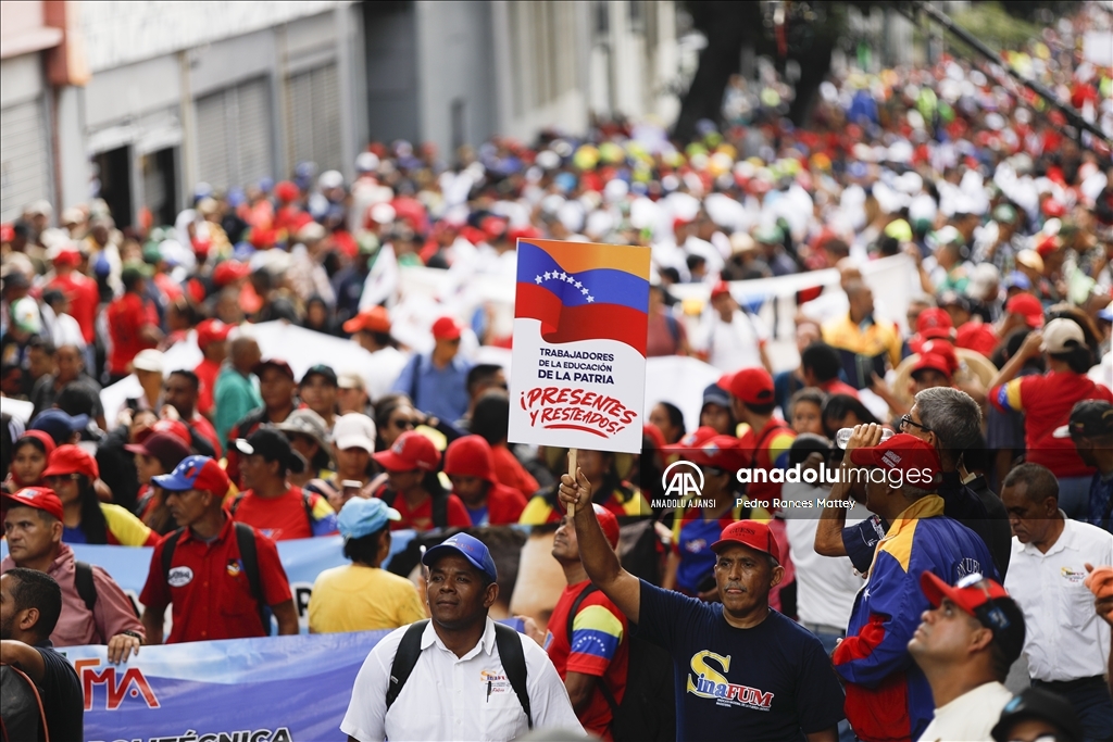 Venezuela'da halk ABD'nin uyguladığı ekonomik yaptırımlara karşı yürüyüş düzenledi