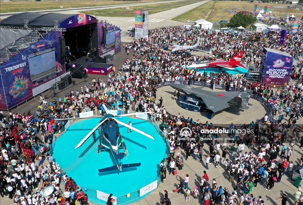 TEKNOFEST İzmir, ikinci gün etkinlikleri ile devam ediyor