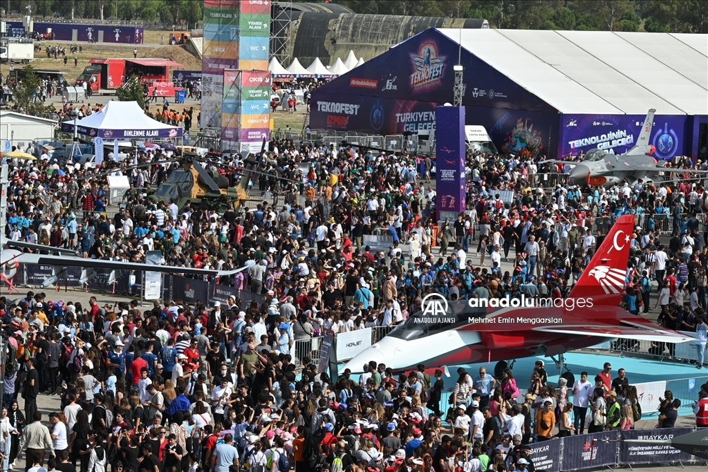 TEKNOFEST İzmir'de, ikinci gün etkinlikleri başladı