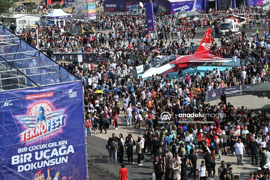 TEKNOFEST İzmir'de, ikinci gün etkinlikleri başladı