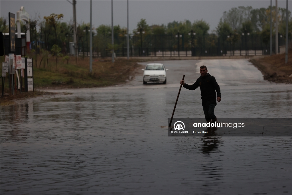Düzce'de sağanak etkili oldu