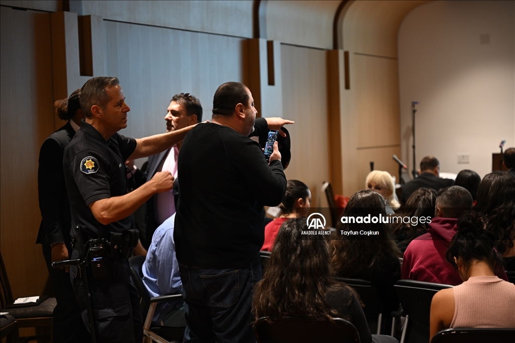 ABD'de Türkiye konulu konferansı provoke etmeye çalışan Ermeni protestoculara polis müdahale etti