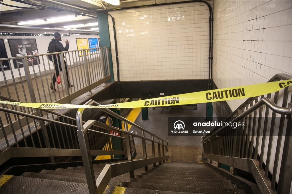 New York'ta yoğun yağışlar toplu taşımayı aksattı