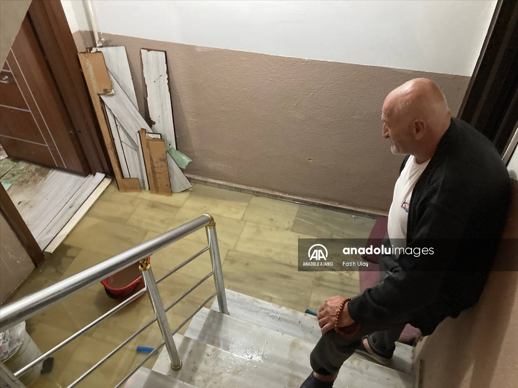 Esenyurt'ta sağanak nedeniyle su taşkınları meydana geldi