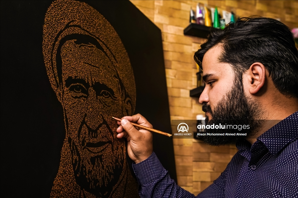 گەنجێکی هەولێر هونەری گڕافیکیی و خۆشنووسیی تێکەڵ بەیەکتر دەکات