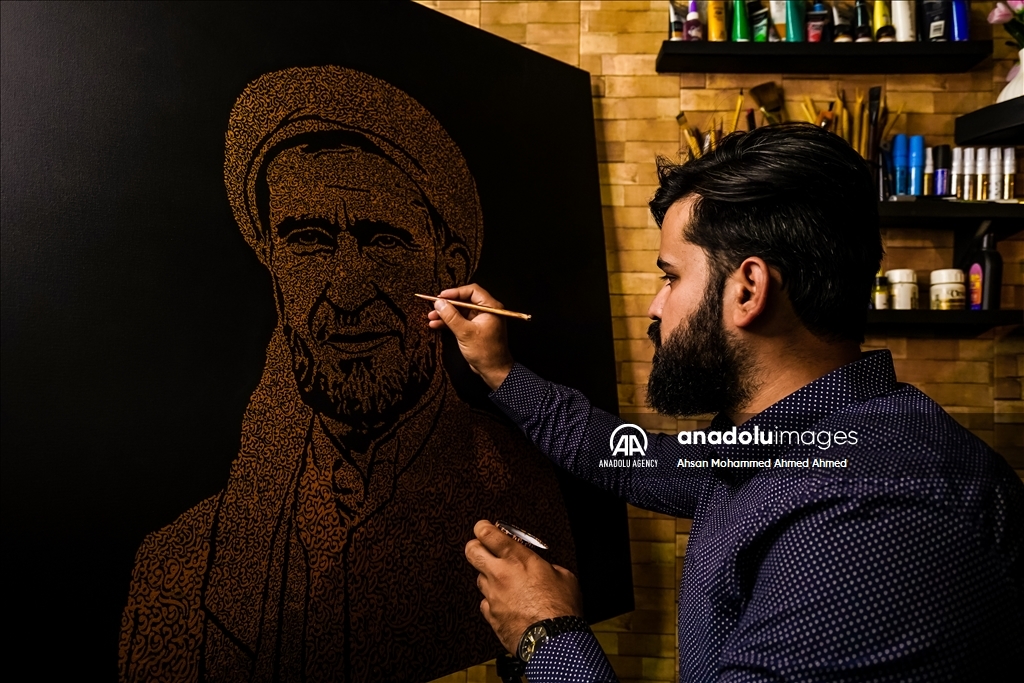 گەنجێکی هەولێر هونەری گڕافیکیی و خۆشنووسیی تێکەڵ بەیەکتر دەکات