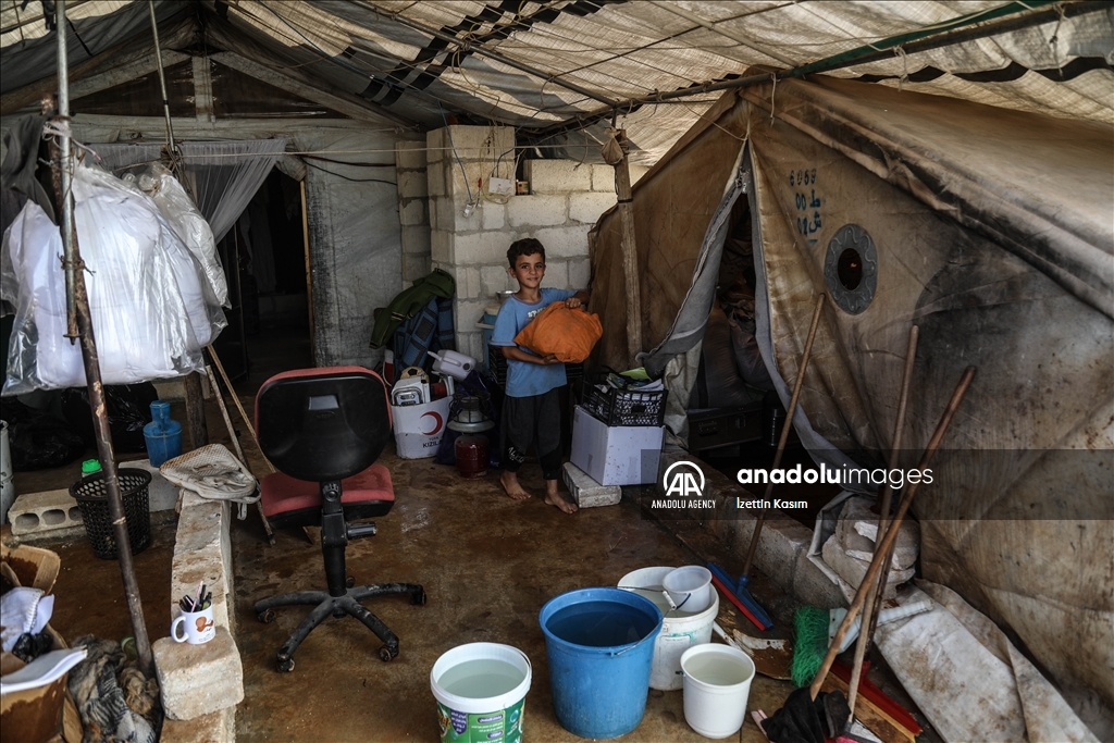 Палаточные лагеря на северо-западе Сирии оказались под водой