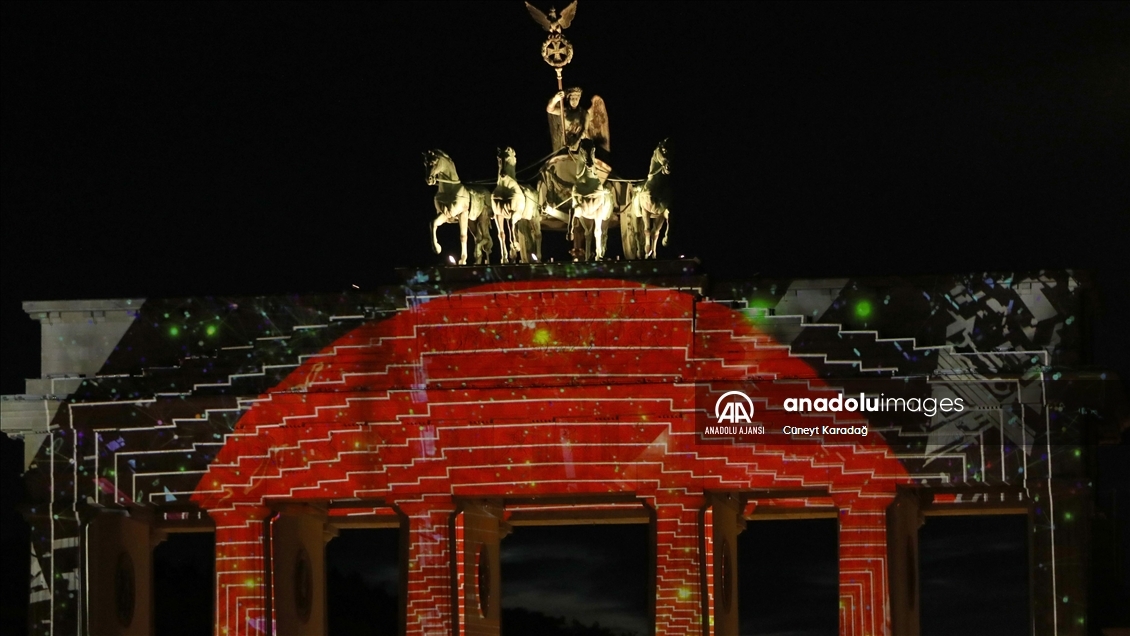 Berlin'de ışık festivali başladı
