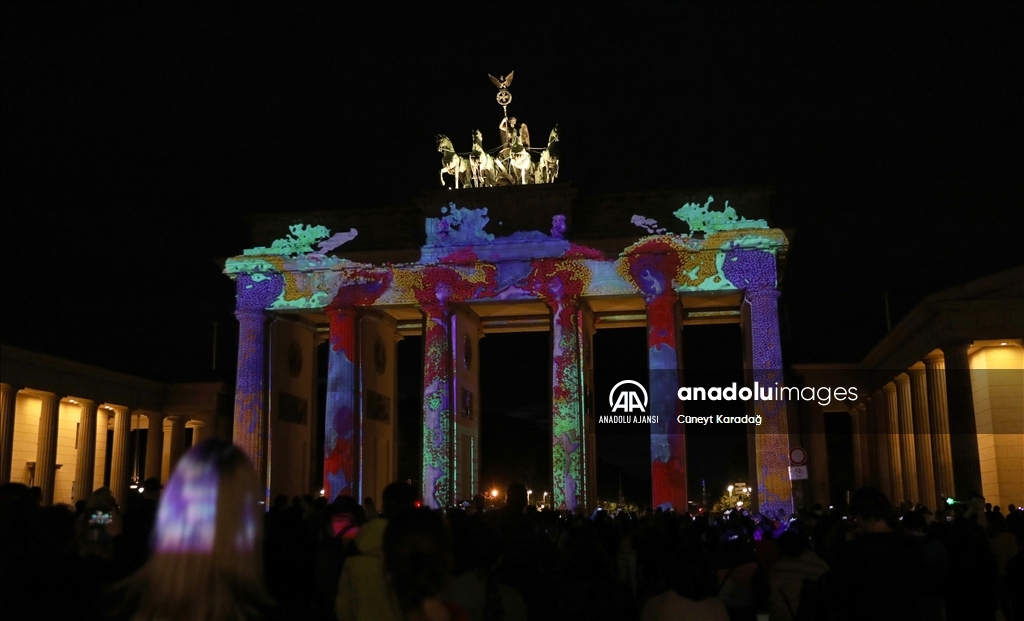 Berlin'de ışık festivali başladı