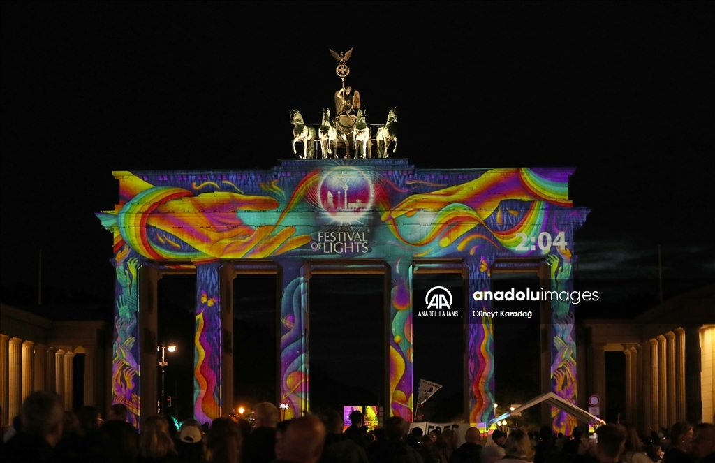 Berlin'de ışık festivali başladı