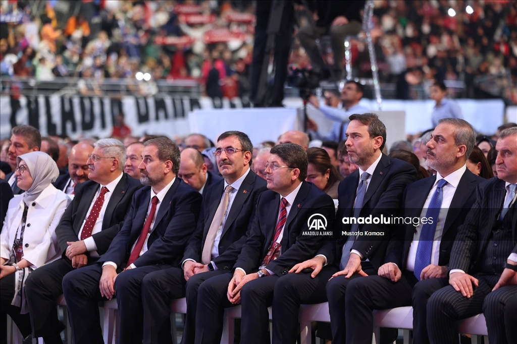 AK Parti 4. Olağanüstü Büyük Kongresi başladı