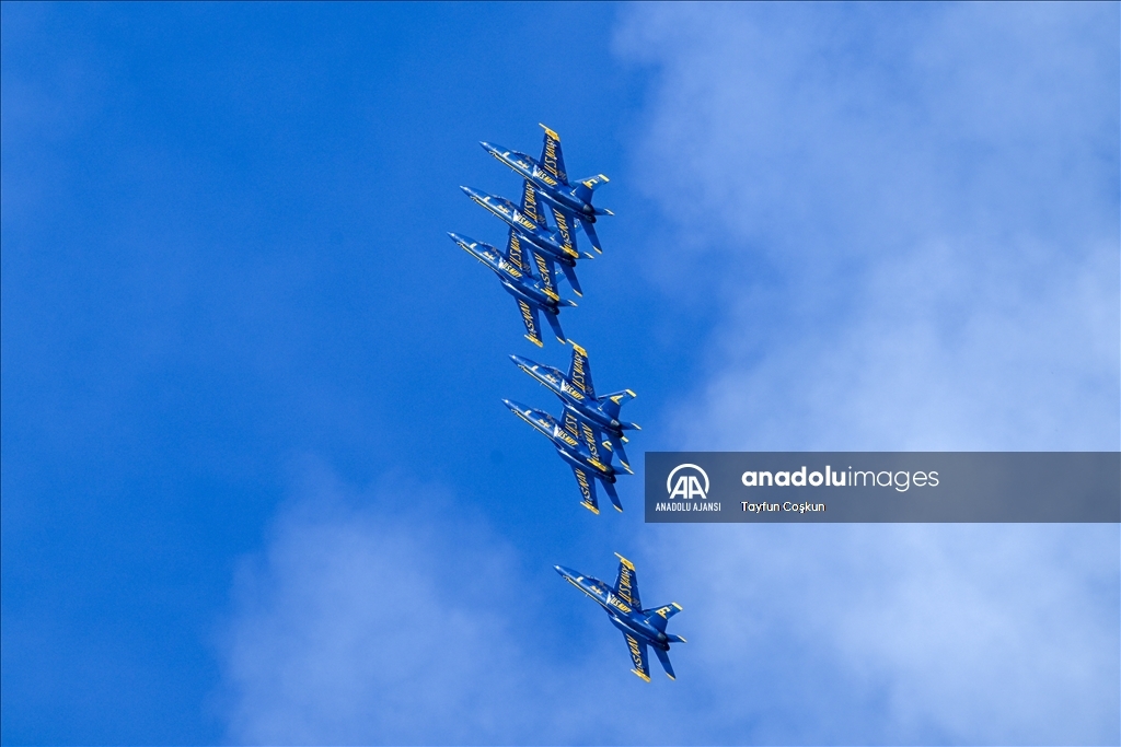 Blue Angels Donanma Haftası kapsamında San Francisco'da hava gösterileri gerçekleştirdi