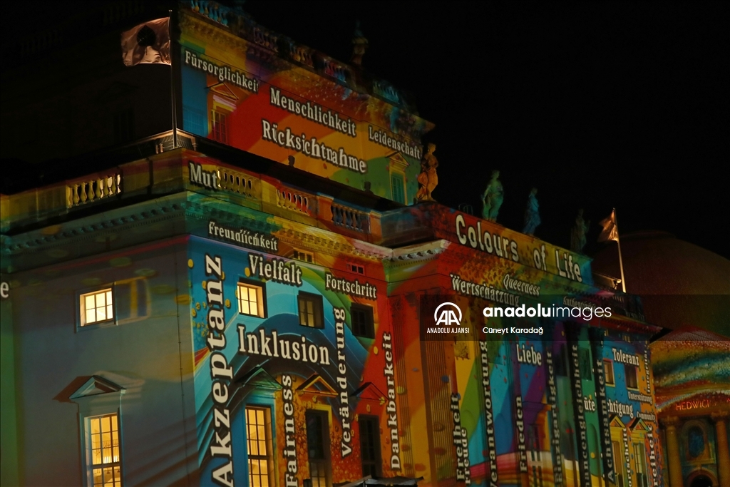 Berlin'de ışık festivali başladı