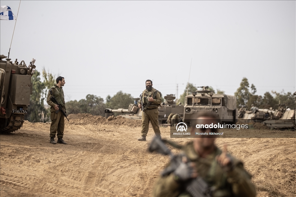 İsrail ordusu Gazze sınırına yığınak yapıyor