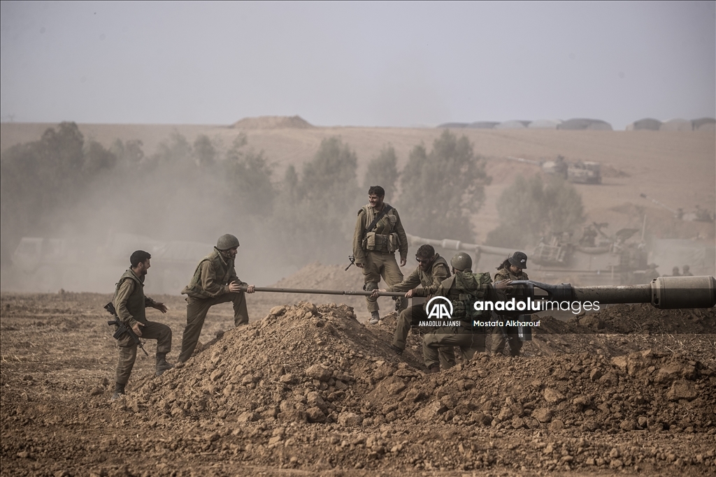 İsrail ordusu Gazze sınırına yığınak yapıyor