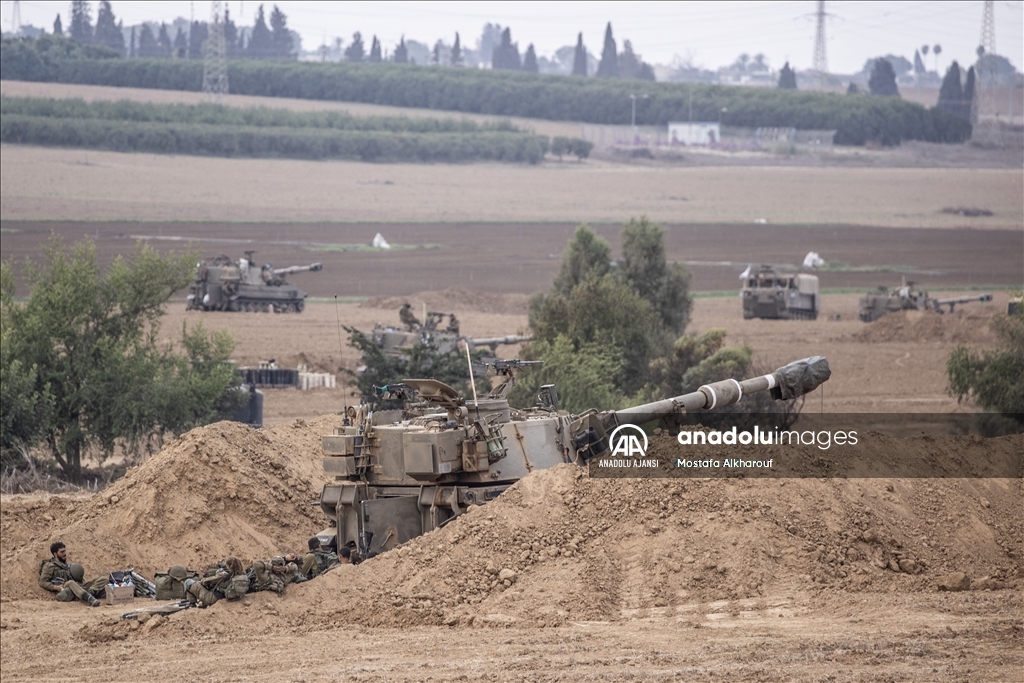 İsrail ordusu Gazze sınırına yığınak yapıyor