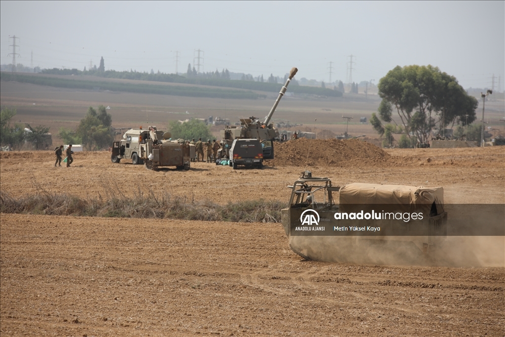 İsrail ordusu Gazze sınırına yığınak yapmaya devam ediyor