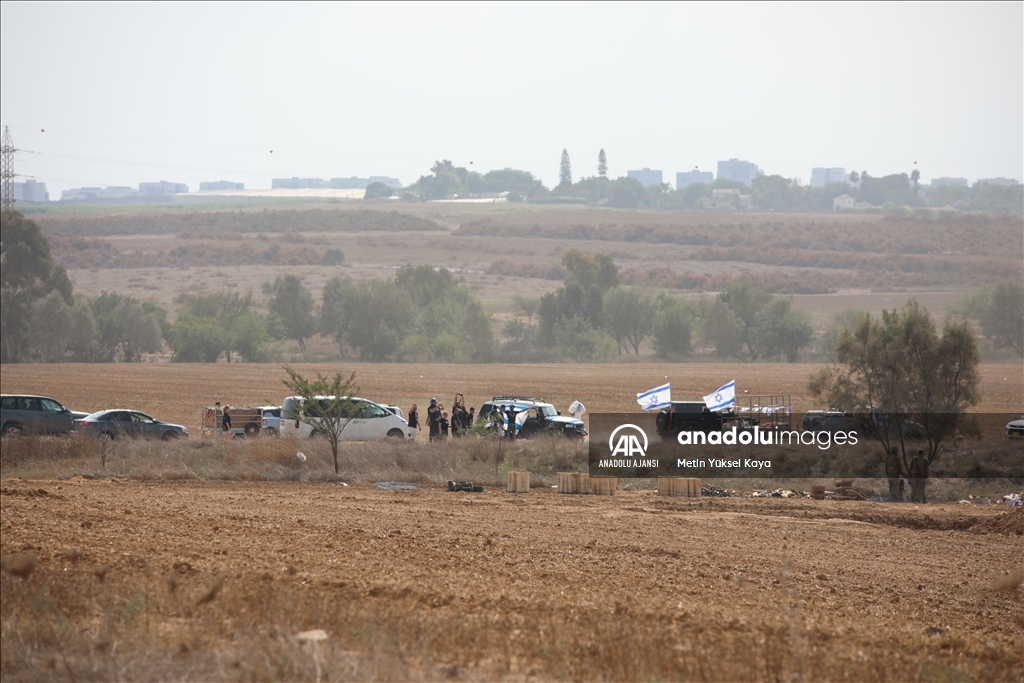 İsrail ordusu Gazze sınırına yığınak yapmaya devam ediyor