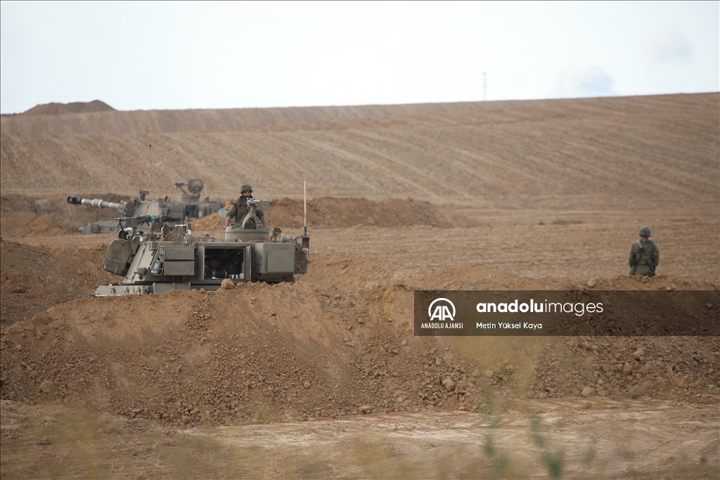 İsrail ordusu Gazze sınırına yığınak yapmaya devam ediyor