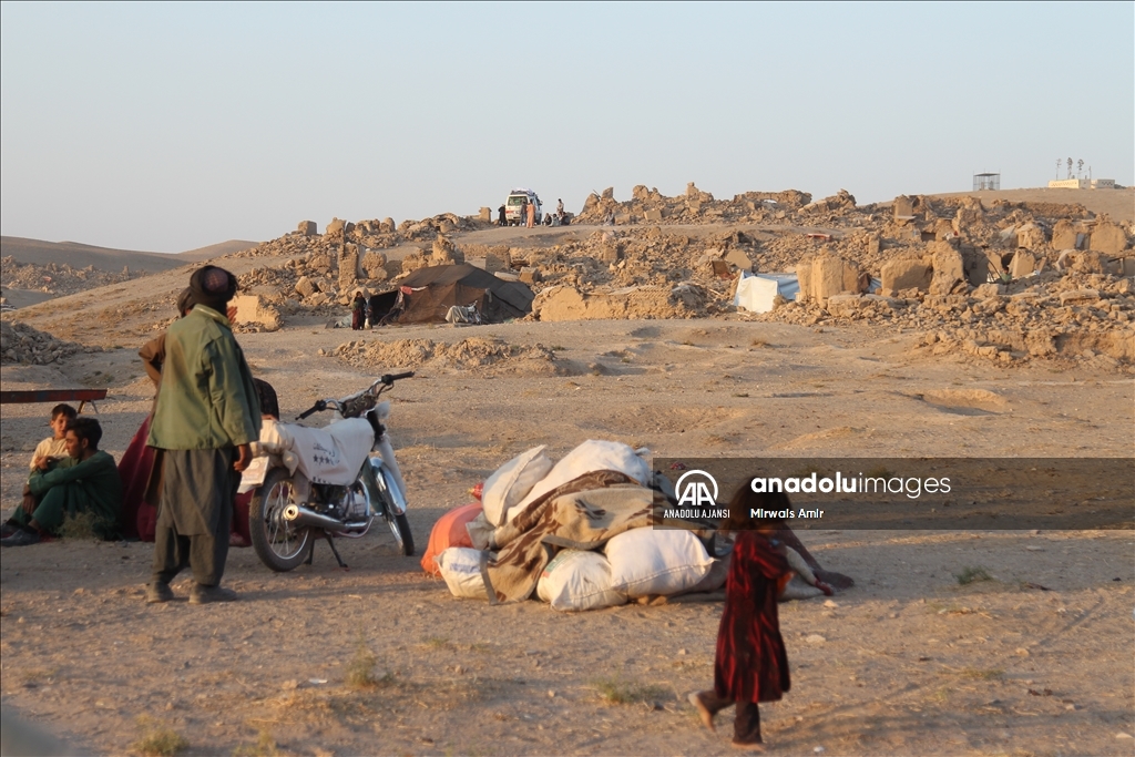 Afganistan'da art arda yeni depremler