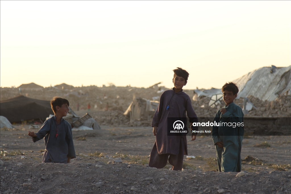 Afganistan'da art arda yeni depremler