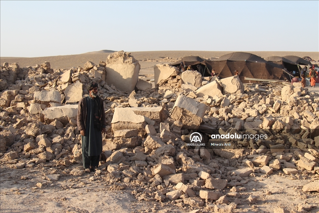 Afganistan'da art arda yeni depremler