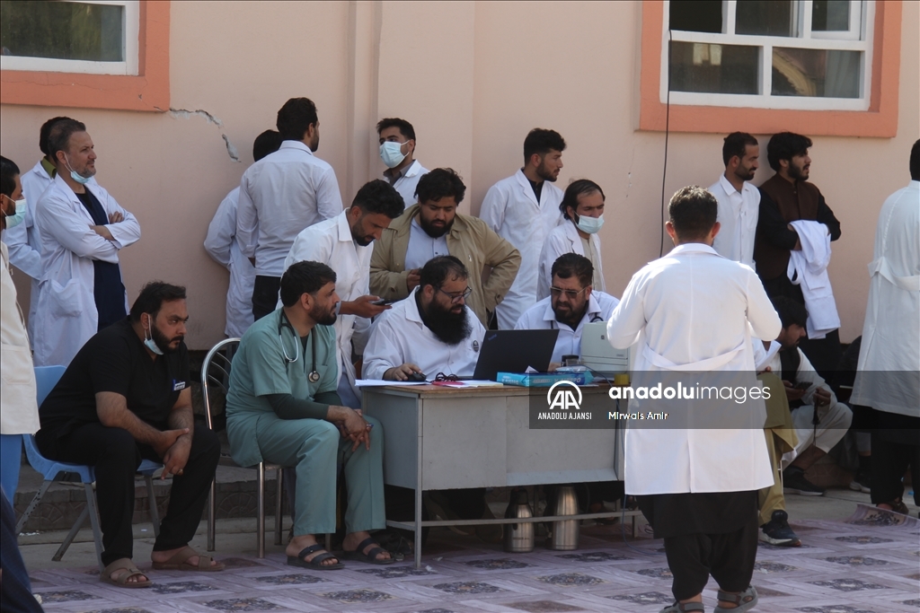 Afganistan'da art arda yeni depremler