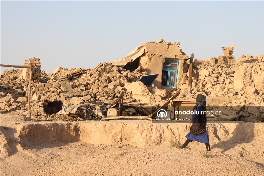 Afganistan'da art arda yeni depremler