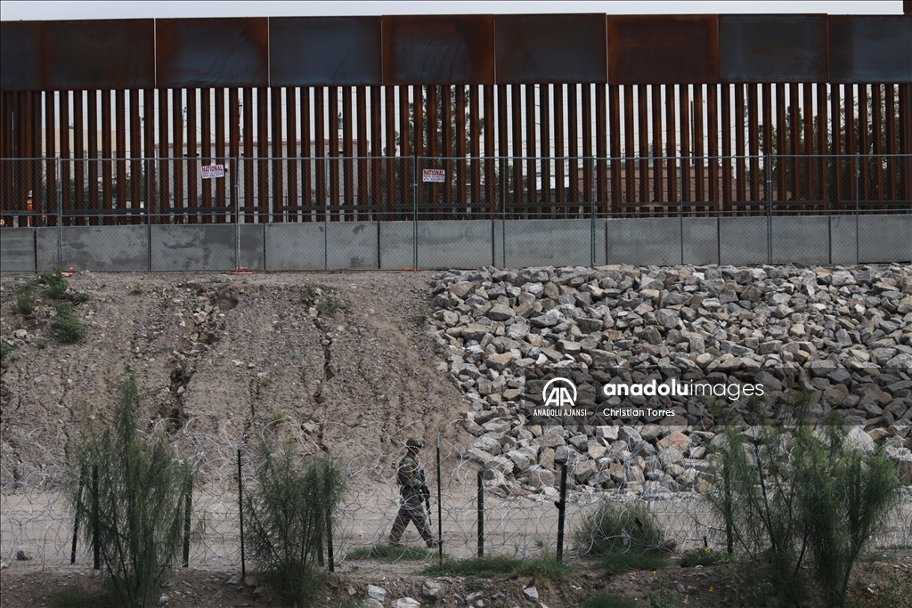 Ciudad Juarez'de sınır duvarı genişletme çalışması başladı