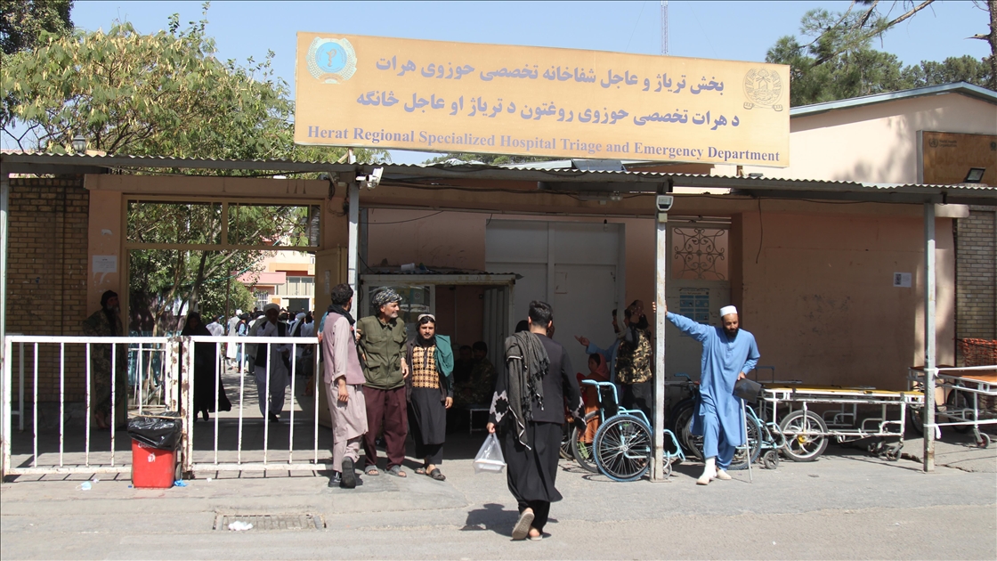 Afganistan'da art arda yeni depremler