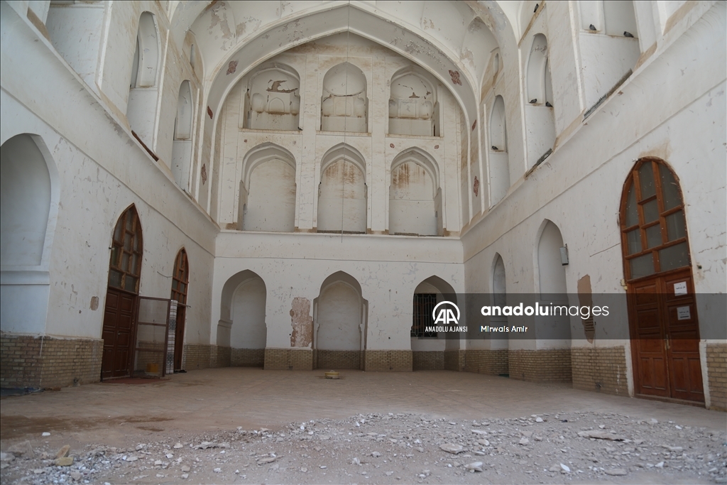 Afganistan'da bulunan Herat Ulu Cami'nin bir kısmı deprem sonucu yıkıldı