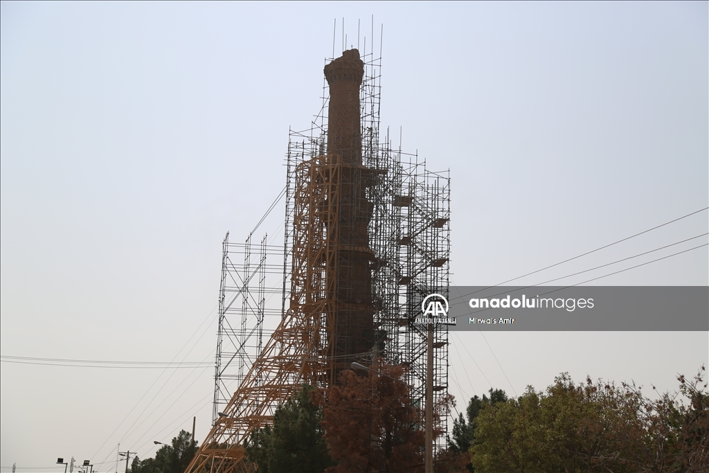 Afganistan'da bulunan Herat Ulu Cami'nin bir kısmı deprem sonucu yıkıldı