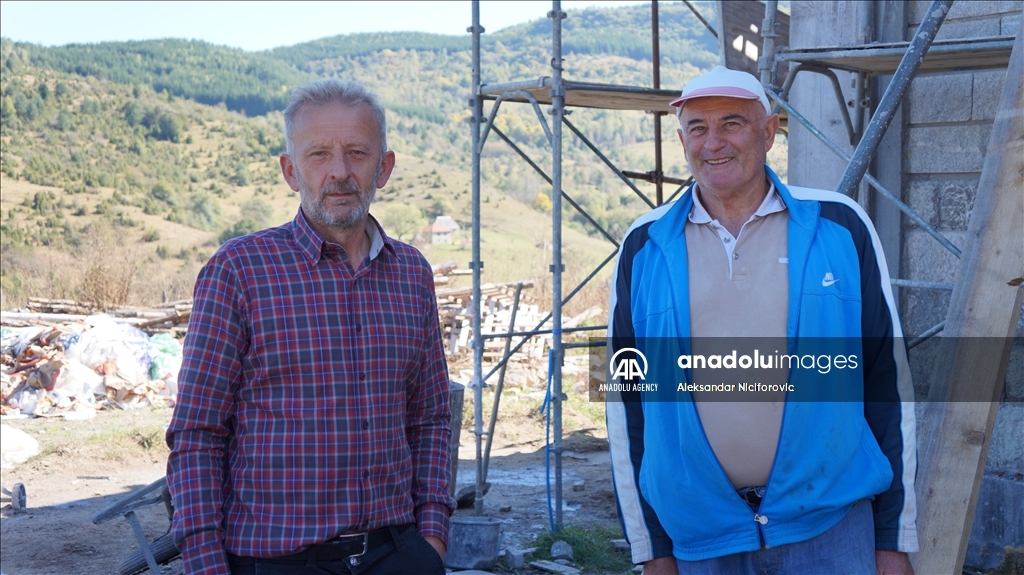 Srbija: Bošnjaci i Srbi grade crkvu u selu Gonje na Pešterskoj visoravni 