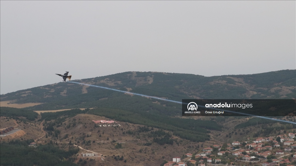 SOLOTÜRK, Yozgat semalarında gösteri uçuşu yaptı