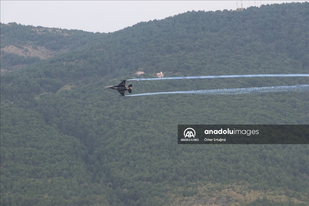 SOLOTÜRK, Yozgat semalarında gösteri uçuşu yaptı