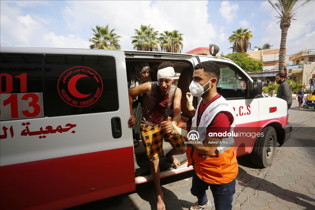 İsrail, abluka altındaki Gazze'ye saldırılarını 10. gününde sürdürüyor