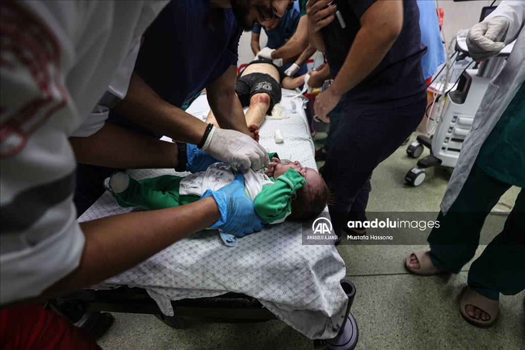 İsrail, abluka altındaki Gazze'ye saldırılarını 10. gününde sürdürüyor