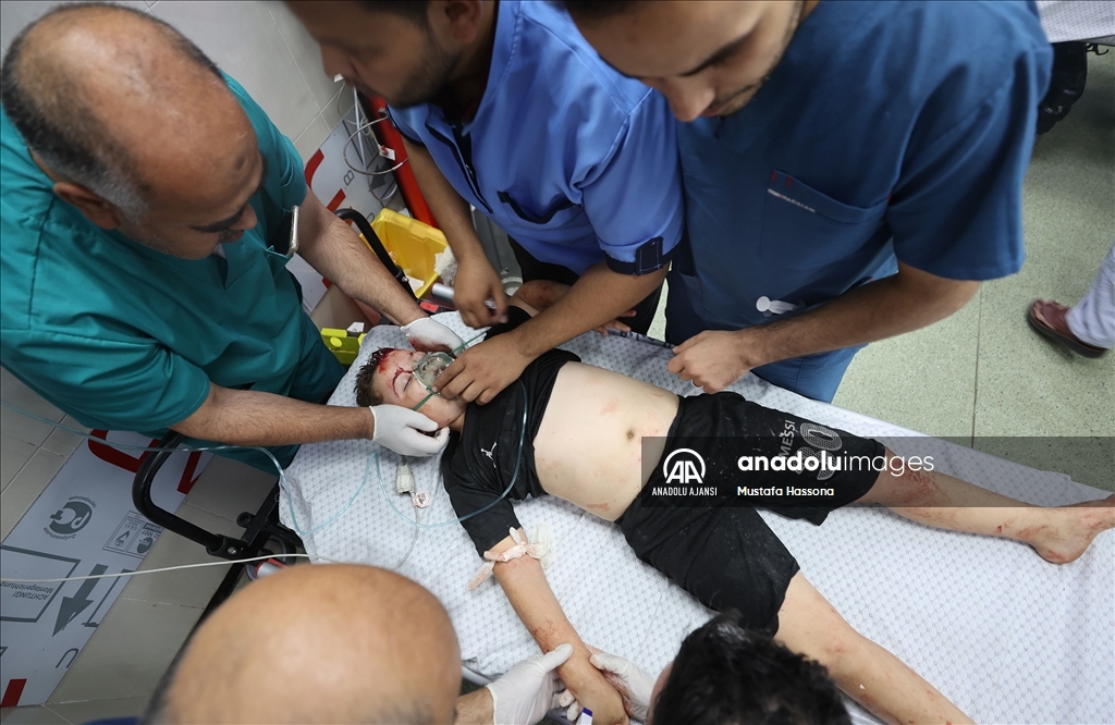 İsrail, abluka altındaki Gazze'ye saldırılarını 10. gününde sürdürüyor