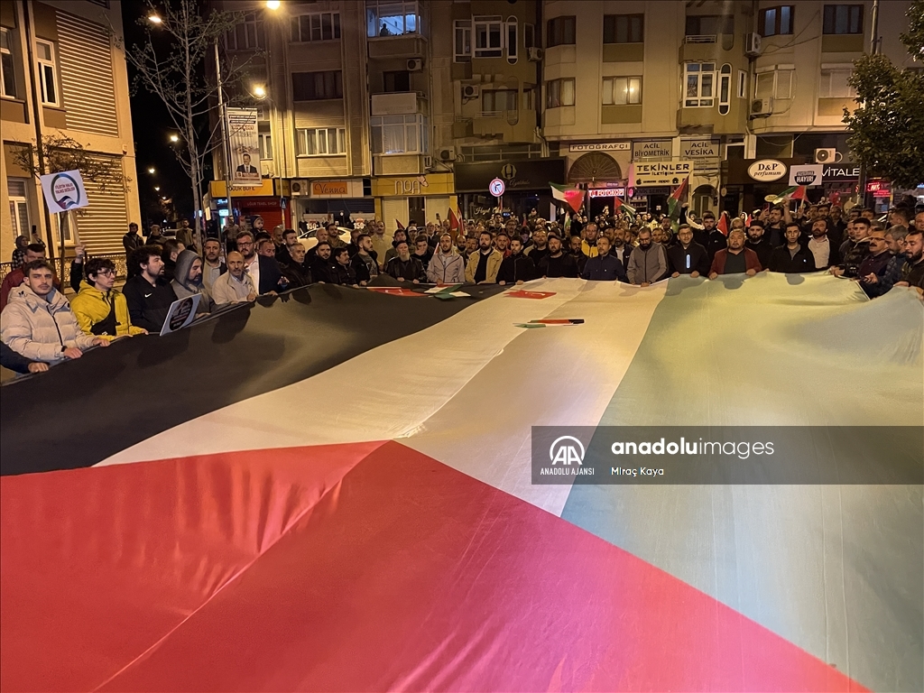 İsrail'in Gazze'deki hastaneye saldırısı Balıkesir'de protesto edildi