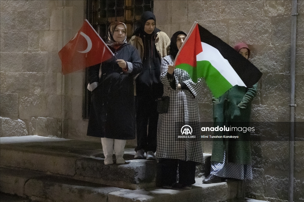 İsrail'in Gazze'deki hastane saldırısı Erzurum'da protesto edildi