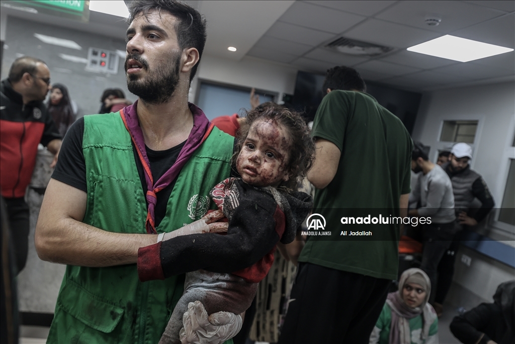 Gazze'deki Sağlık Bakanlığı Sözcüsü: İsrail'in Gazze'deki El-Ehli Baptist Hastanesi'ni bombalaması sonucu ölü sayısı 500'e yükseldi