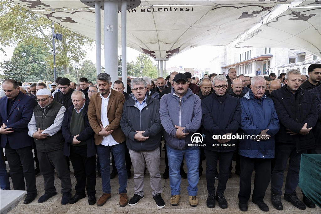 İstanbul'da, İsrail'in saldırısıyla hayatını kaybeden Filistinliler için gıyabi cenaze namazı kılındı