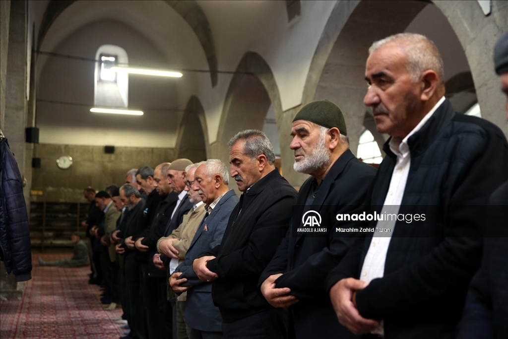İç Anadolu'daki camilerde Filistin'deki saldırılarda hayatını kaybedenler için sela okundu
