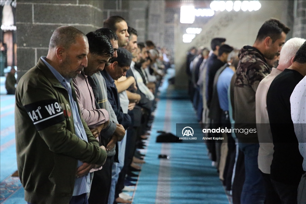 Diyarbakır'da Filistin'de hayatını kaybedenler için gıyabi cenaze namazı kılındı