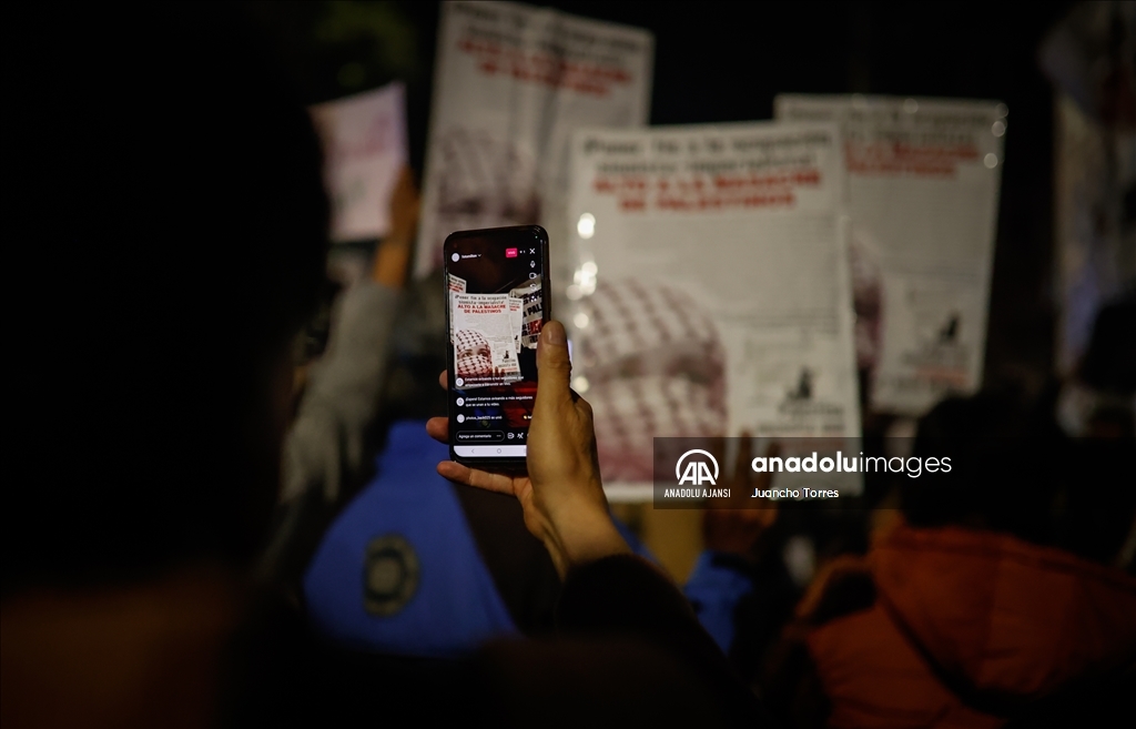 İsrail'in Gazze'deki hastaneye saldırısı Bogota'da protesto edildi 